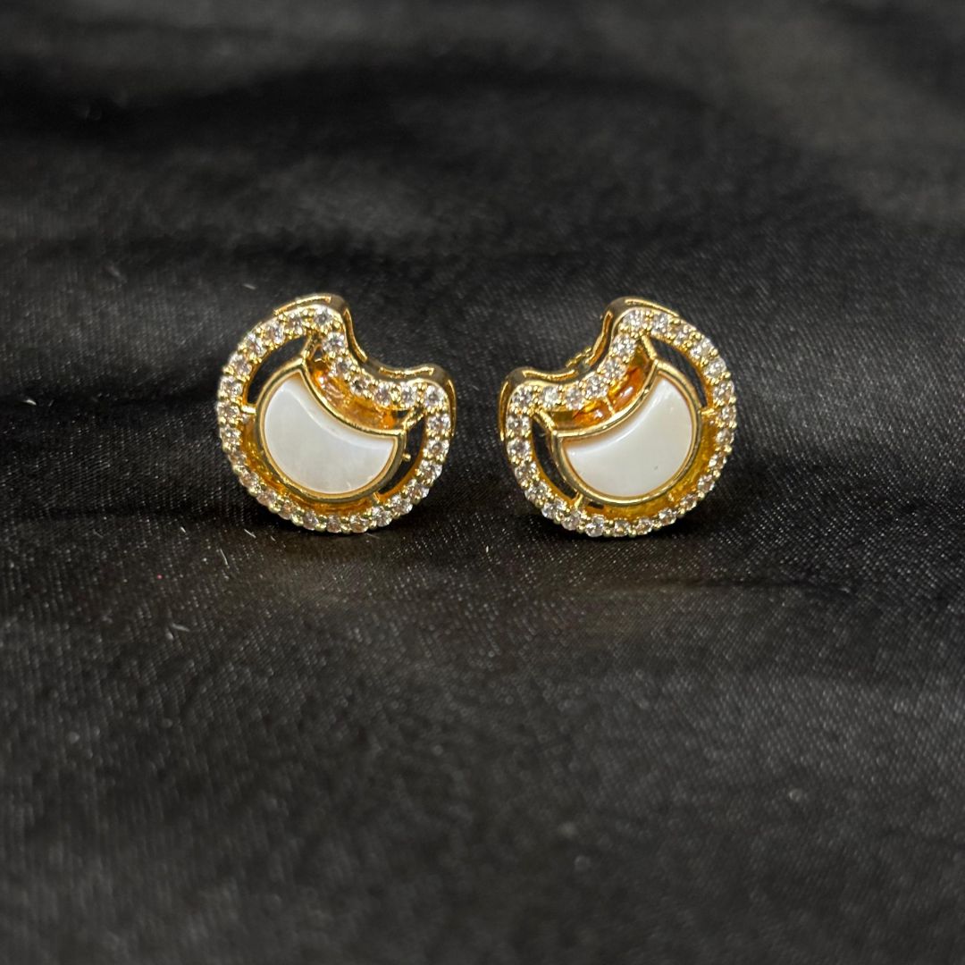 Gold-Plated Rectangular Studs Earrings with Pearl Drop