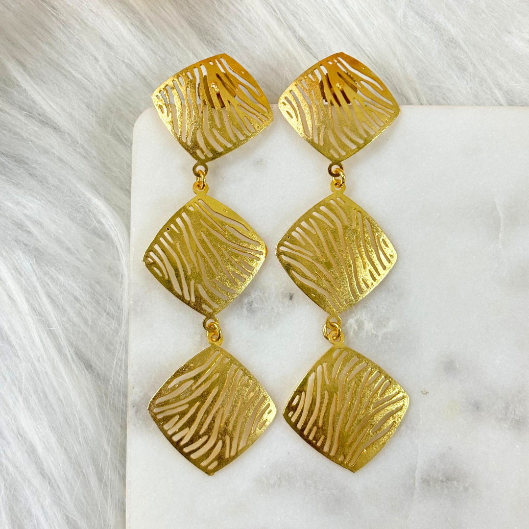 Bdiva 18K Gold Plated Cut-Out Dangle with a Exquisite Geometric Design