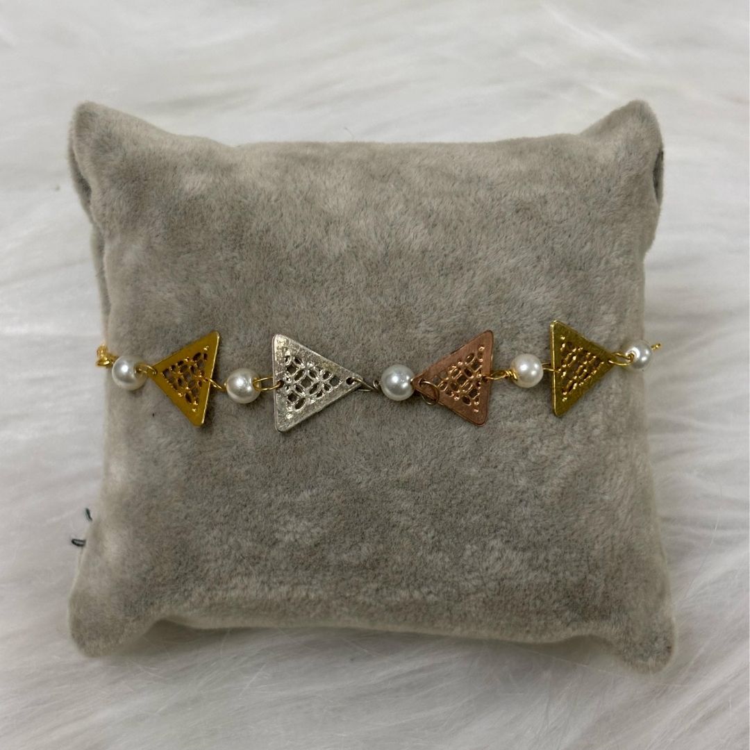 Bdiva 18K Gold Plated Light Weight Triangle Bracelet