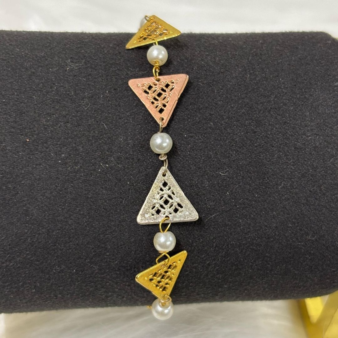 Bdiva 18K Gold Plated Light Weight Triangle Bracelet