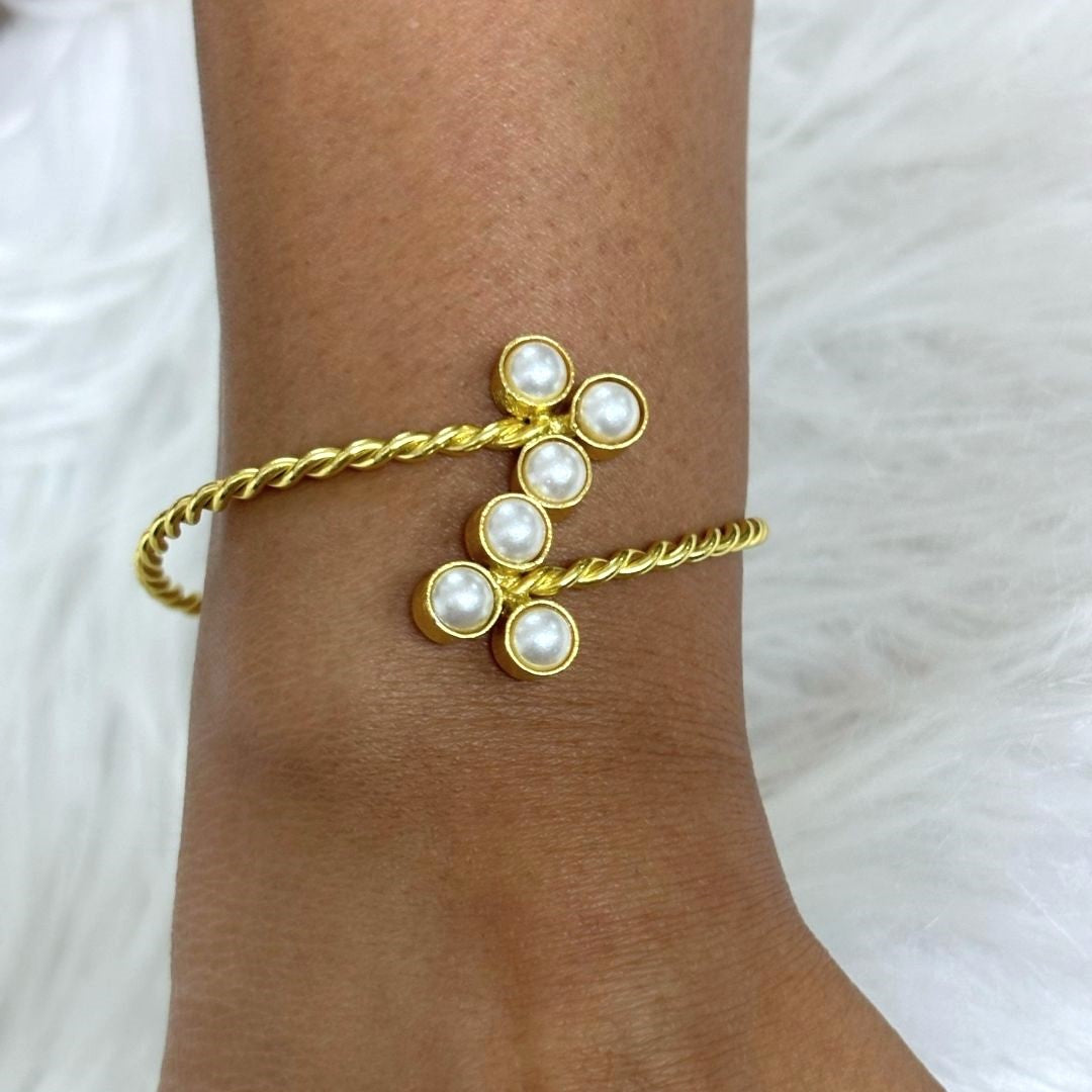 BDiva 18k Gold Plated Twisted Gold Pearl Bangle Classic Elegance with a Modern Twist