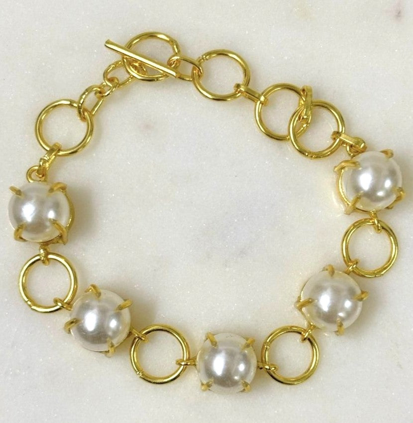 BDiva 18k Gold Plated Golden Pearl Charm Bracelet with a Touch of Classic Sophistication
