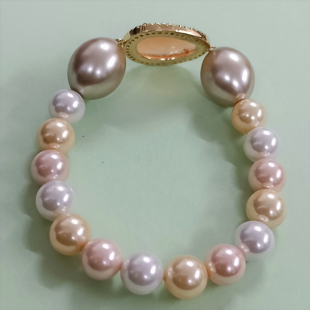 Bdiva Shell Pearl Bracelet with Coral Stone.