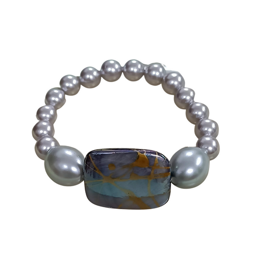 Bdiva Shell Pearl Bracelet with Grey Agates Pearl..