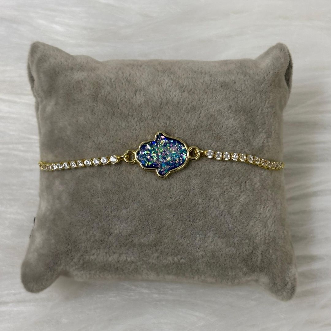Spark of Protection – Dazzling Gold-Plated Hamsa Bracelet