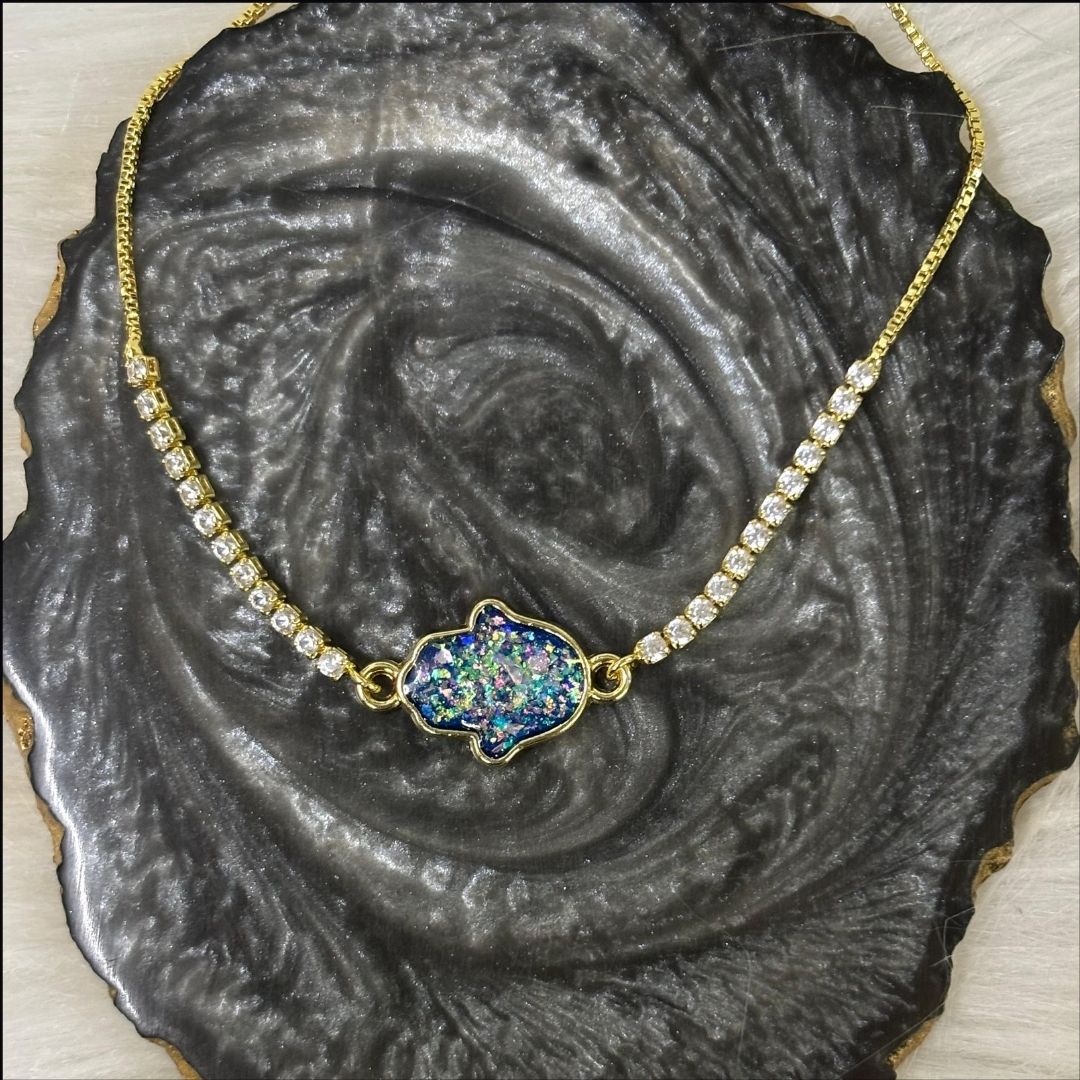 Spark of Protection – Dazzling Gold-Plated Hamsa Bracelet
