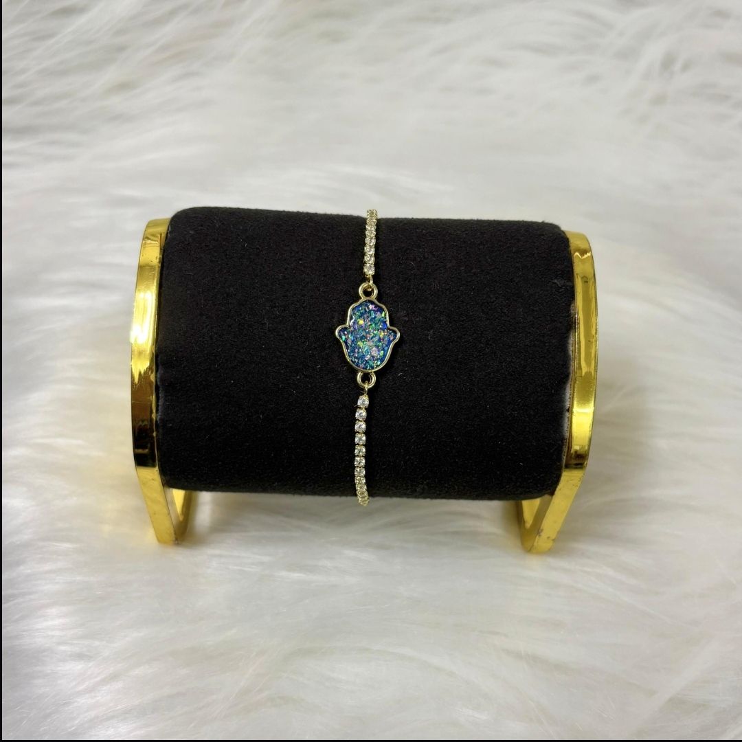 Spark of Protection – Dazzling Gold-Plated Hamsa Bracelet