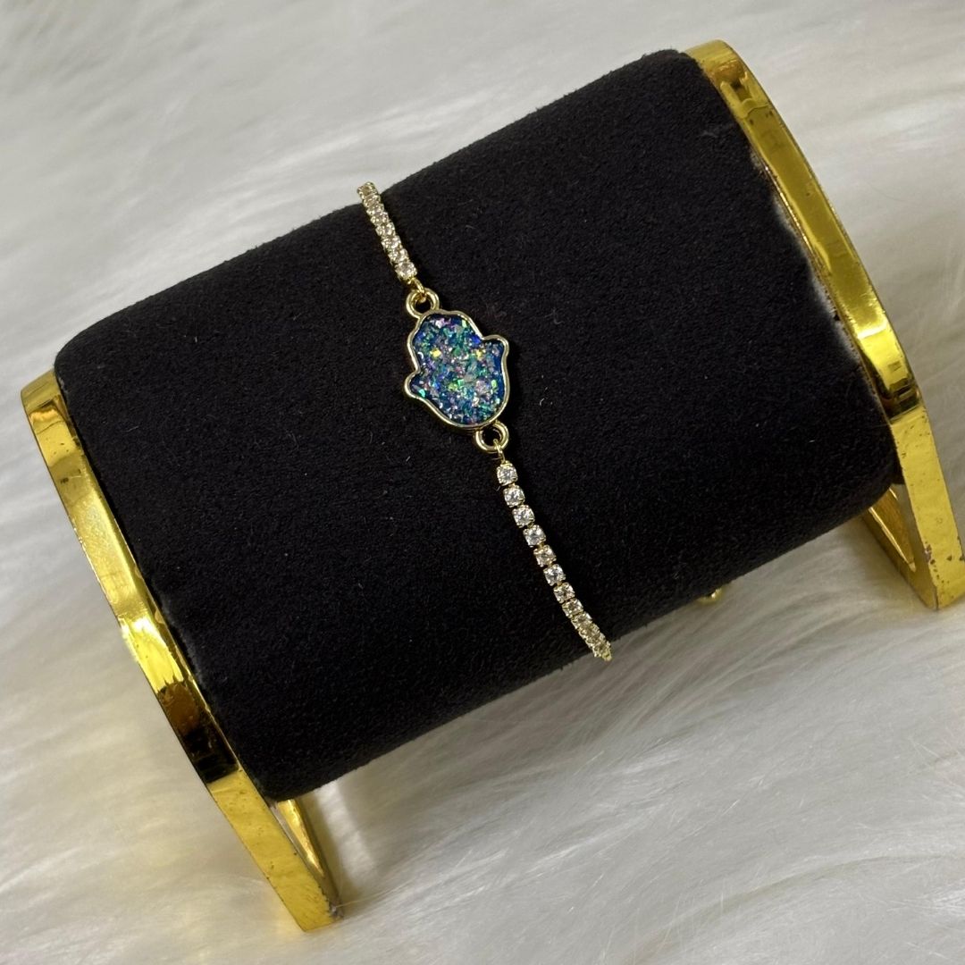 Spark of Protection – Dazzling Gold-Plated Hamsa Bracelet