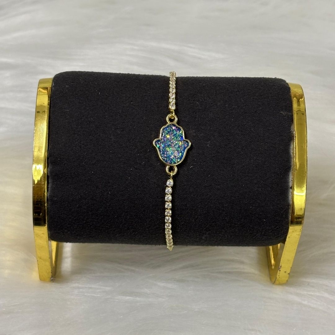 Spark of Protection – Dazzling Gold-Plated Hamsa Bracelet