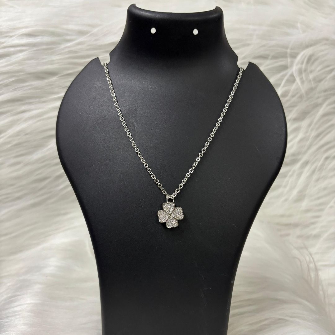High Quality Rhodium Plated Cubic Zirconia Floral Pendant