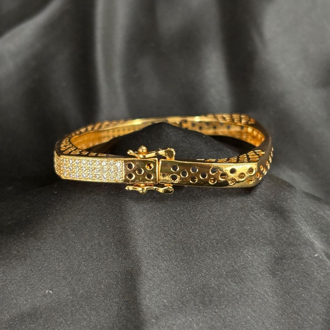 Silver Regal Glam Rose Gold-Plated Square Bangle – Bold, Chic & Timeless