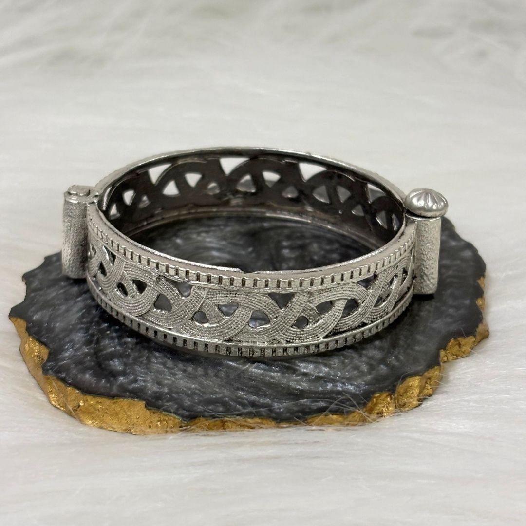 Vintage Zig-Zag Oxidized Classic Statement Piece Bangle