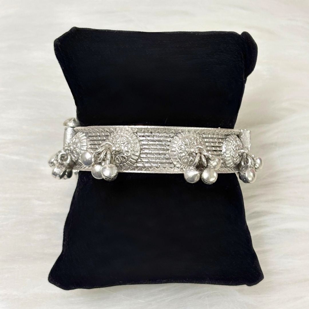 Heritage Charm Oxidized Bangle – Ghungroo Elegance