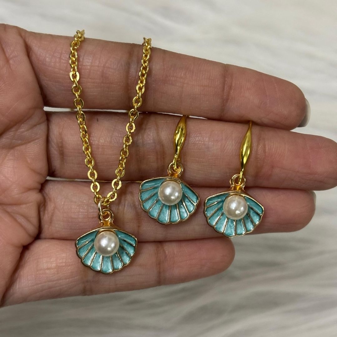 Gold-Plated Sea Breeze Elegance Aqua Pearl Pendant Set