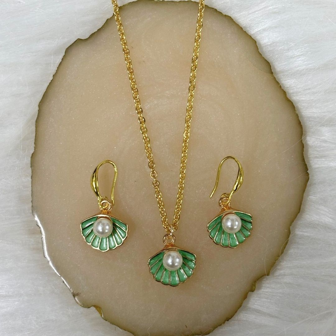 Gold-Plated Sea Breeze Elegance Aqua Pearl Pendant Set