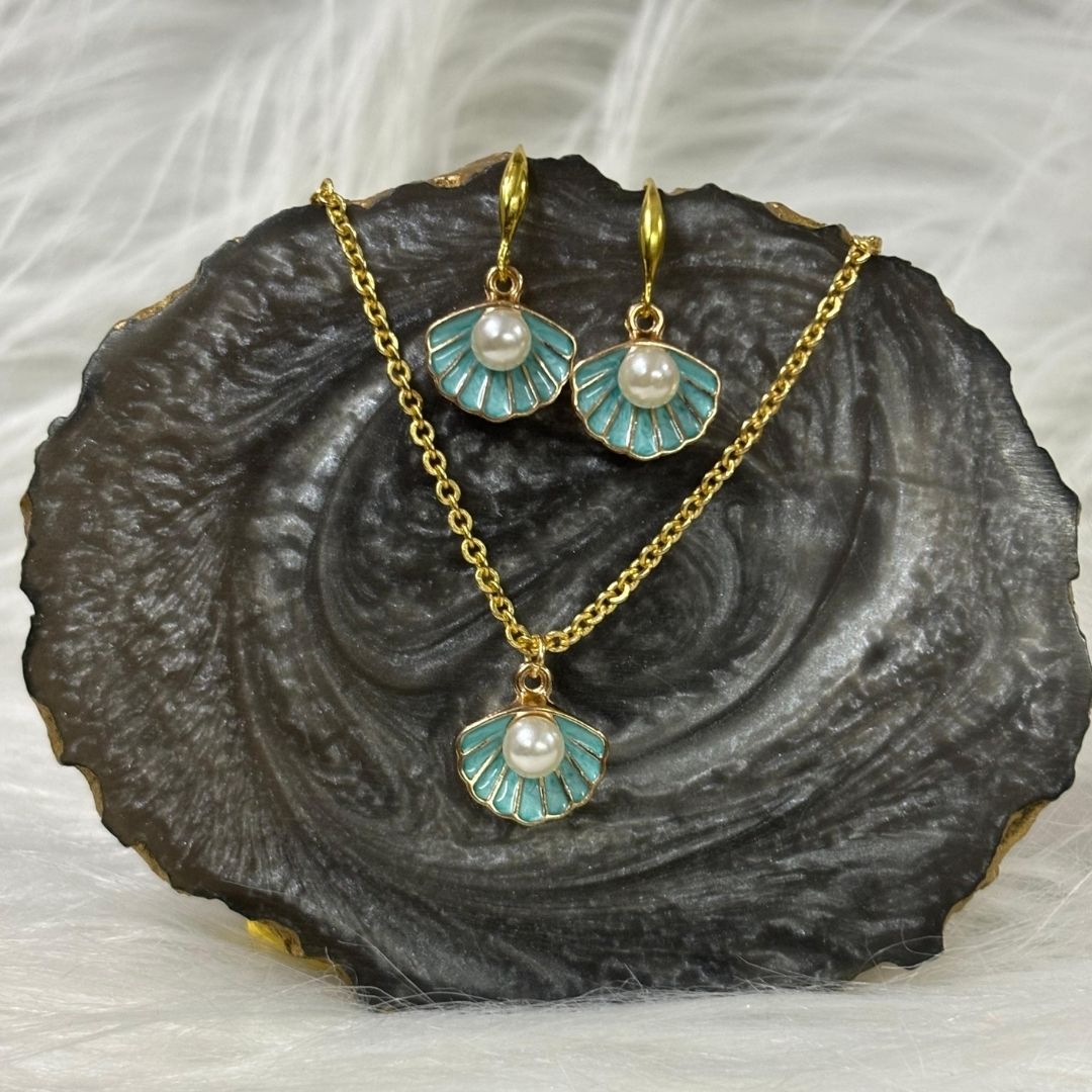 Gold-Plated Sea Breeze Elegance Aqua Pearl Pendant Set