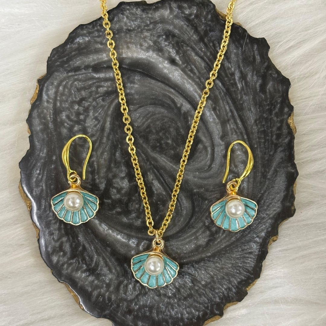 Gold-Plated Sea Breeze Elegance Aqua Pearl Pendant Set