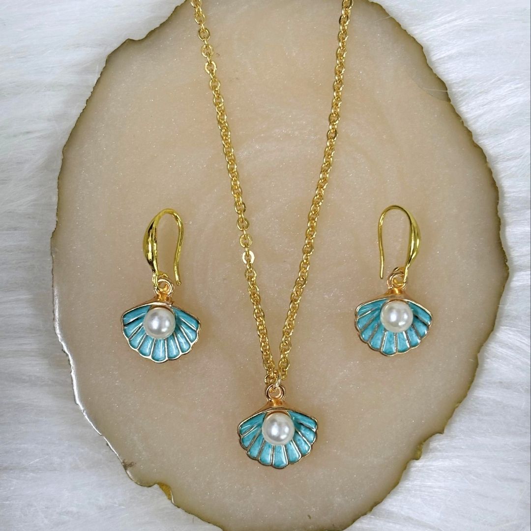 Gold-Plated Sea Breeze Elegance Aqua Pearl Pendant Set