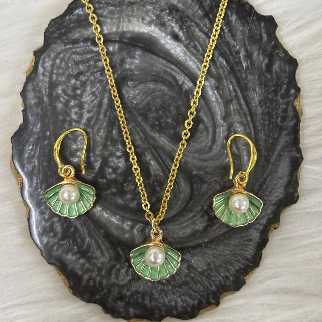 Gold-Plated Coastal Charm Mint Enamel Pearl Set