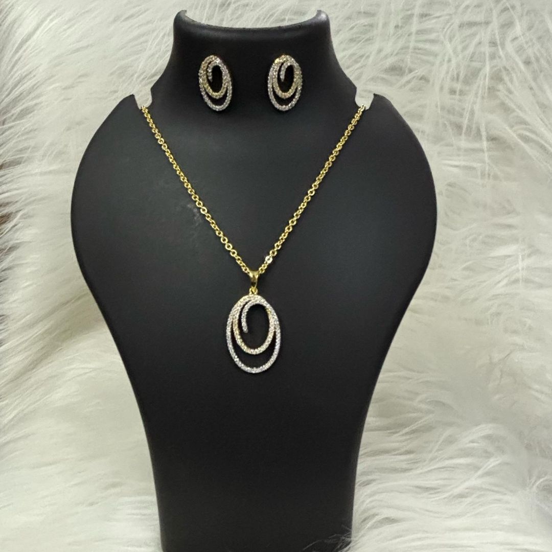 Gold-Plated Oval Solitaire Pendant & Earrings Set – Classic Elegance, Timeless Sparkle