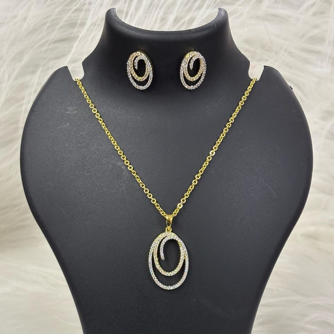 Gold-Plated Oval Solitaire Pendant & Earrings Set – Classic Elegance, Timeless Sparkle