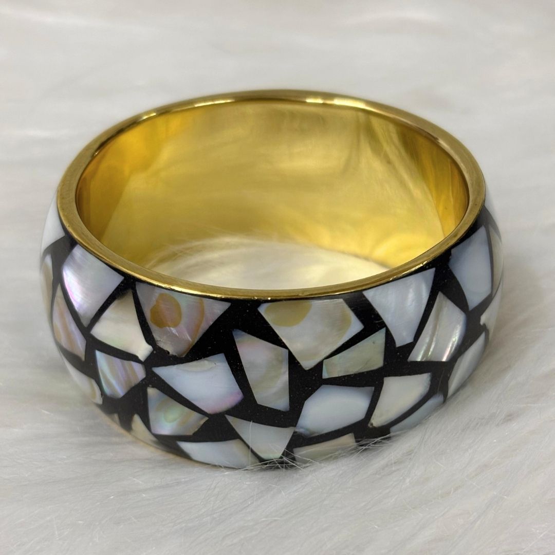 Aurora Stone Chip Bangle – High-Quality Gold Finish