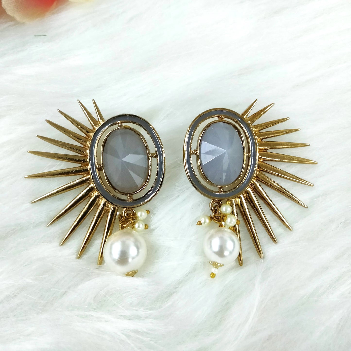Bdiva 18K Gold Plated Grey Quarts Earrings With A Pearl Drop.