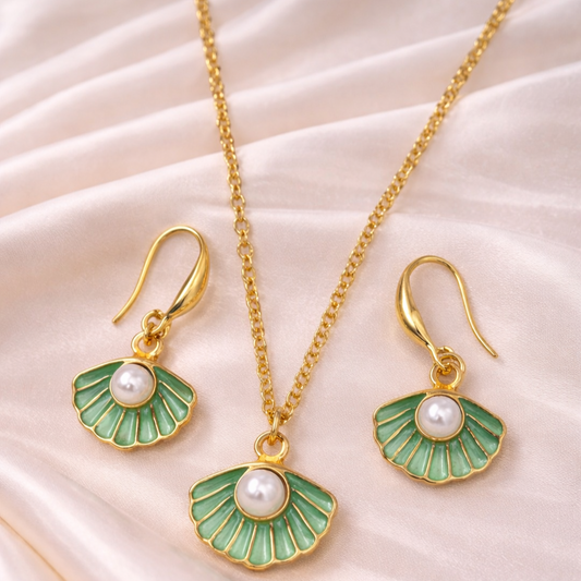 Gold-Plated Mint Pearl Pendant Set