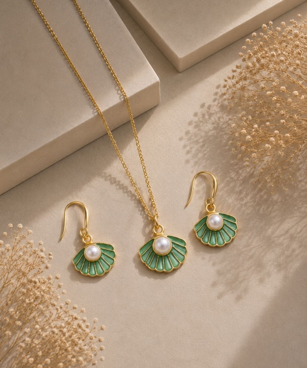 Gold-Plated Mint Pearl Pendant Set