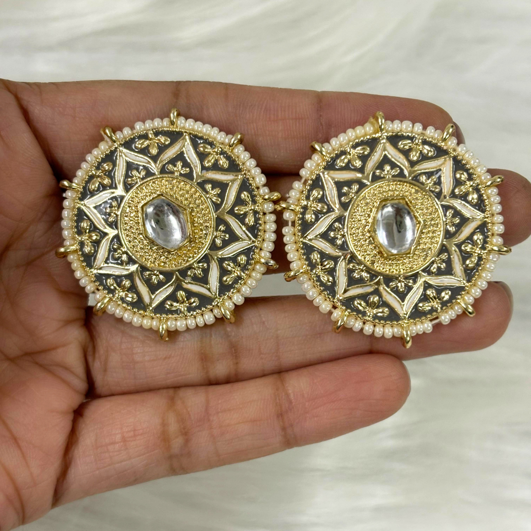 BDiva Antique Kundan Embellished Round Stud 18k Gold Plated Earrings