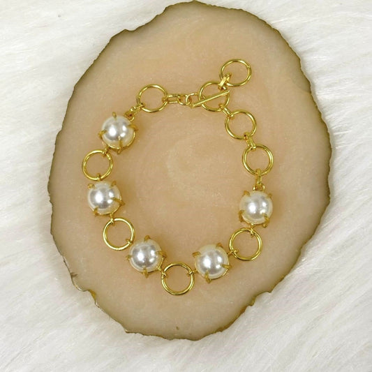 BDiva 18k Gold Plated Golden Pearl Charm Bracelet with a Touch of Classic Sophistication