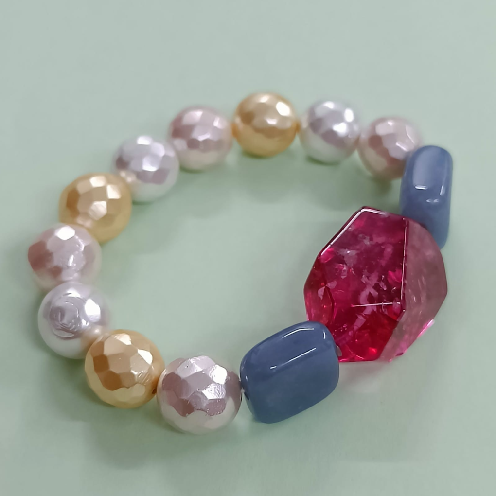 Bdiva Shell Pearl Bracelet with Ruby Pink Stone.