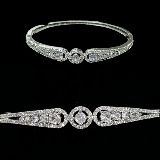 Gold-Plated Cubic Zirconia Bangle – A Blend of Elegance & Radiance