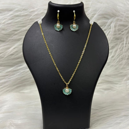 Gold-Plated Aqua Pearl Pendant Set