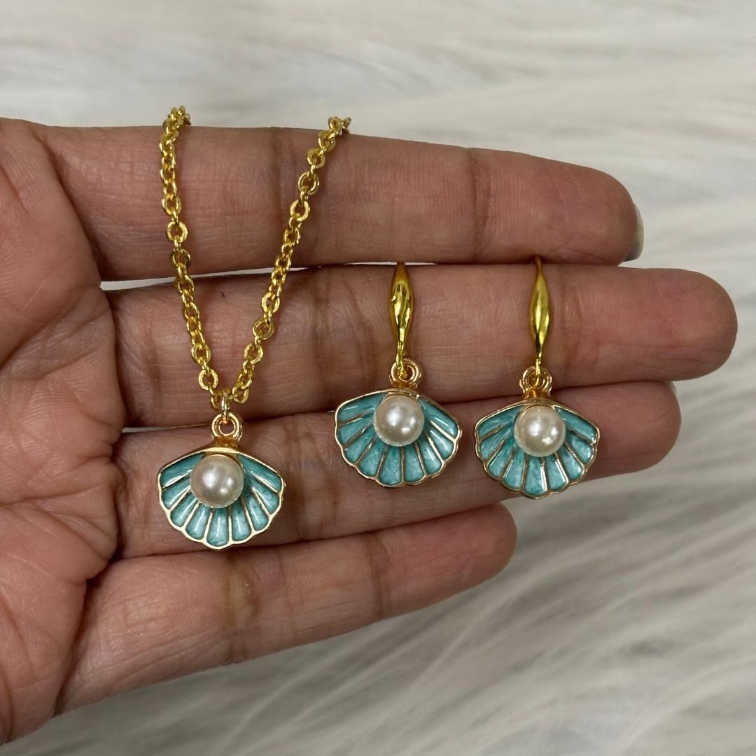 Gold-Plated Sea Breeze Elegance Aqua Pearl Pendant Set