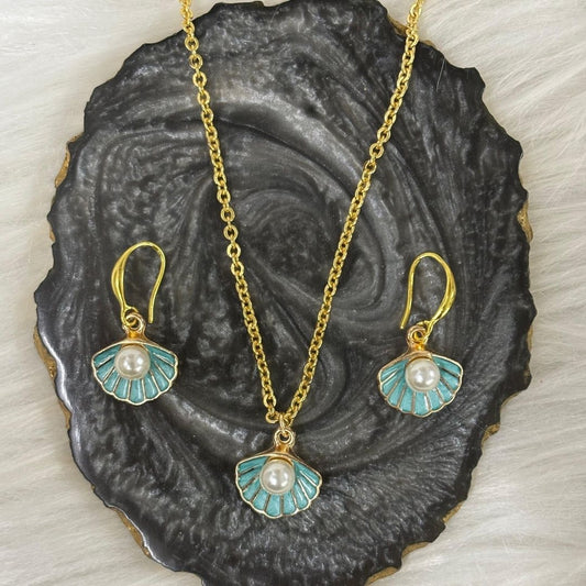 Gold-Plated Sea Breeze Elegance Aqua Pearl Pendant Set