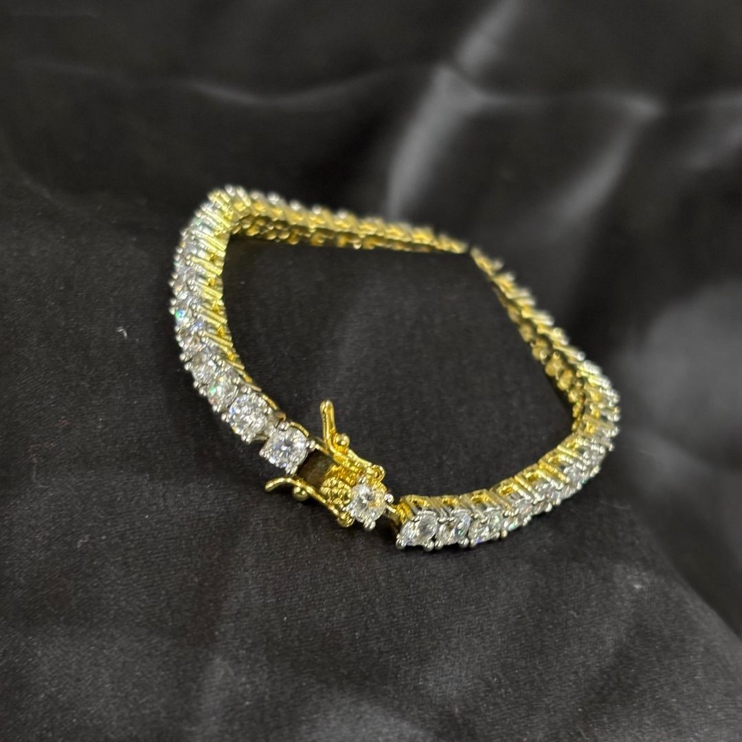 Radiant Elegance Gold-Plated Cubic Zirconia Tennis Bracelet – A Timeless Classic