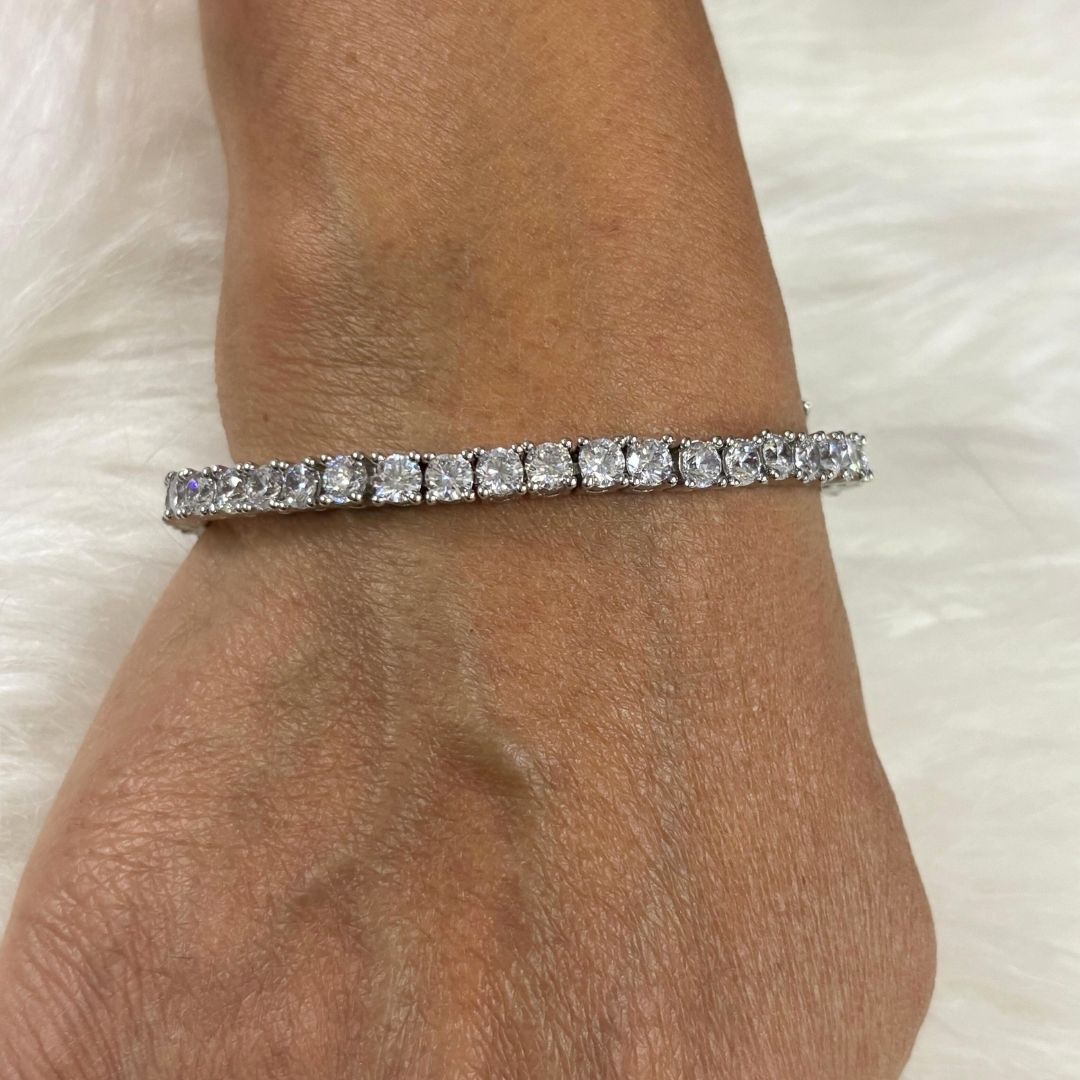 Radiant Elegance Gold-Plated Cubic Zirconia Tennis Bracelet – A Timeless Classic