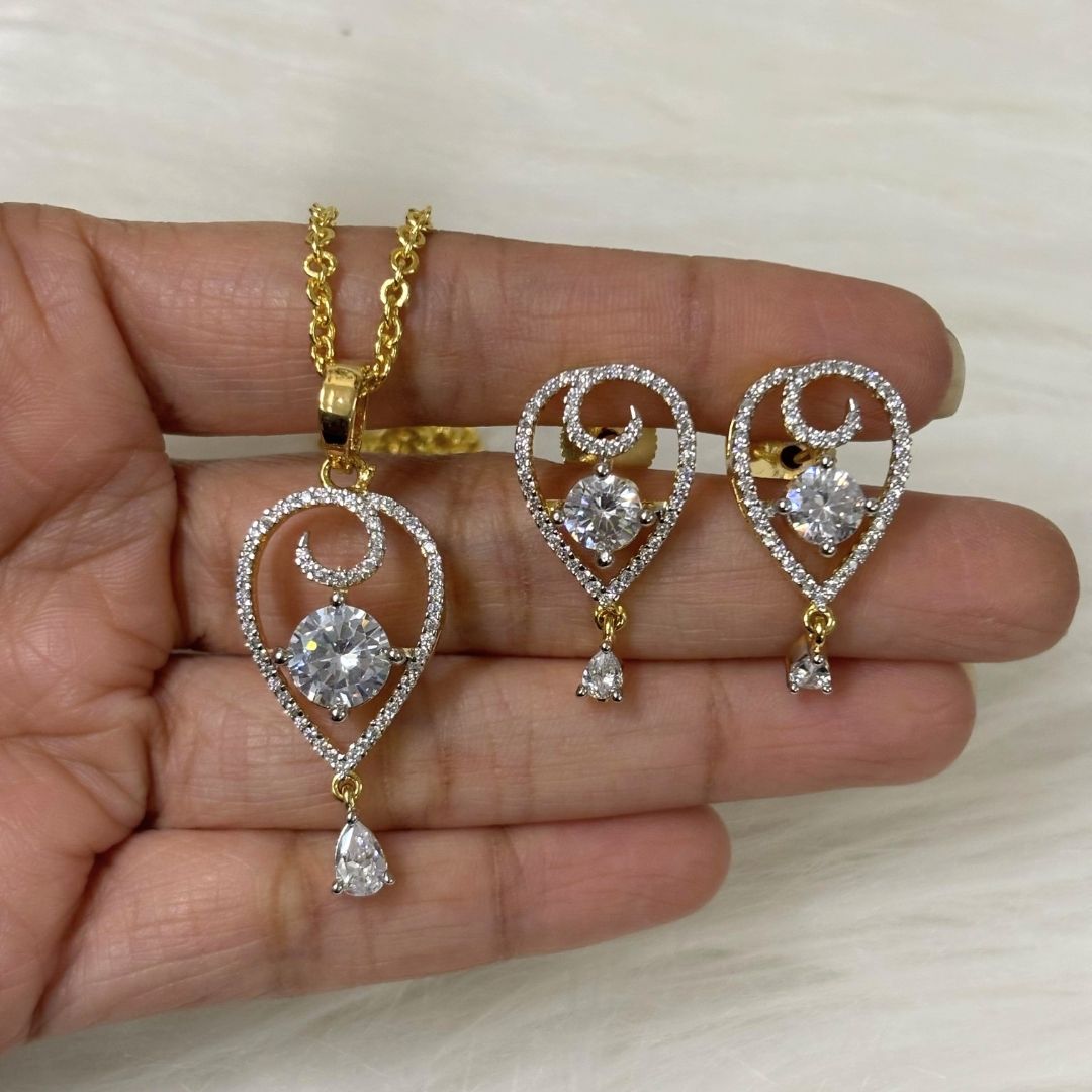Gold-Plated Solitaire Pendant Set